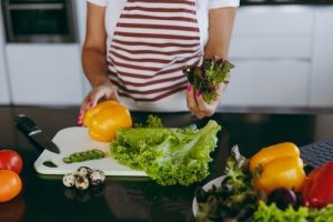 Dieta paleo - skrócony poradnik dla początkujących adeptów