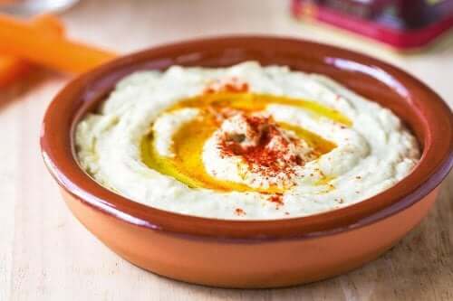 Hummus z ciecierzycy z papryką - poznaj ten wspaniały przepis!
