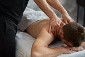 Masaże terapeutyczne: poznaj ich rodzaje i zalety