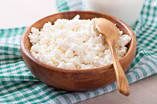 Twarożek lub domowa ricotta.