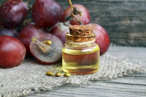 Olej z pestek winogron - jak przygotować krem przeciwzmarszczkowy?