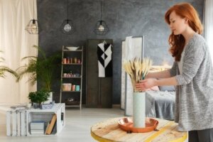 Dekoracja salonu materiałami z recyklingu - poznaj 5 ciekawych pomysłów