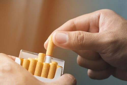 Uzależnienie od nikotyny - poznaj 3 naturalne terapie, aby je pokonać
