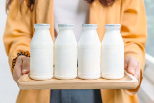 Mleko pełne czy odtłuszczone? A produkty mleczne - które lepsze?