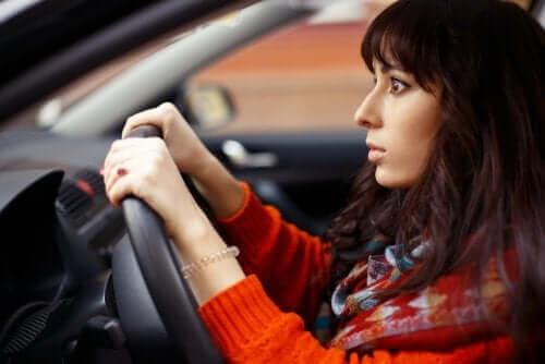 Kobieta za kierownicą - leki wpływające na prowadzenie pojazdów
