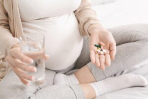 Paracetamol - mogę go używać, jeśli jestem w ciąży?