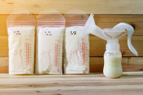 Świeże mleko matki - jak należy je przechowywać?