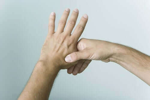 Chwytanie kciuka - nerwy dłoni