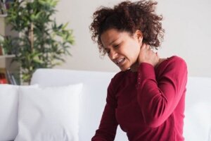 Jak zmniejszyć objawy fibromialgii: pięć nawyków