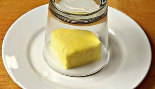 To pyszne masło czosnkowe dodaje więcej smaku Twoim posiłkom
