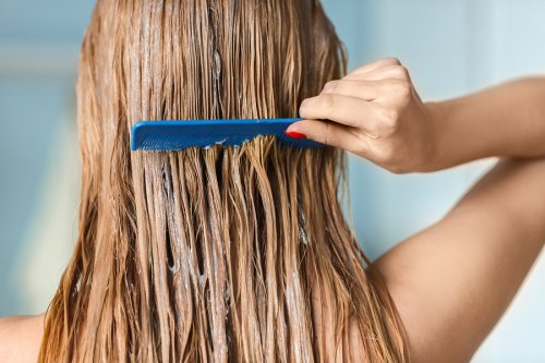 Środki ziołowe przyspieszające wzrost włosów