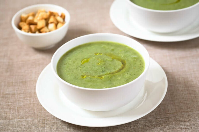 Zupa z cukinii i czosnku dla Twojego układu odpornościowego