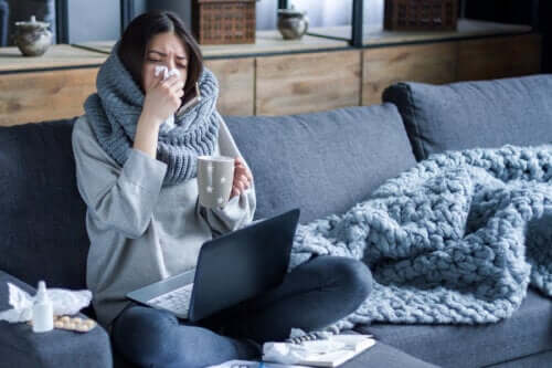 Dlaczego grypa szybciej rozprzestrzenia się zimą?