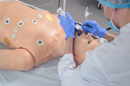 Intubacja na manekinie