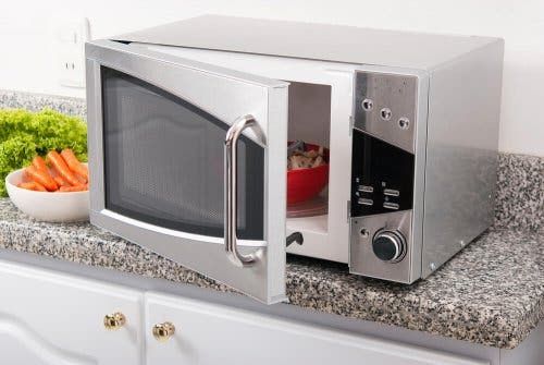 Nowoczesna kuchenka mikrofalowa pozwoli lepiej oszczędzać wodę i energię