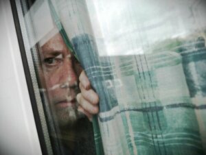 Cabin Fever: czym jest i kiedy się pojawia?