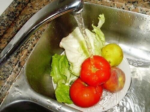 Mycie warzyw