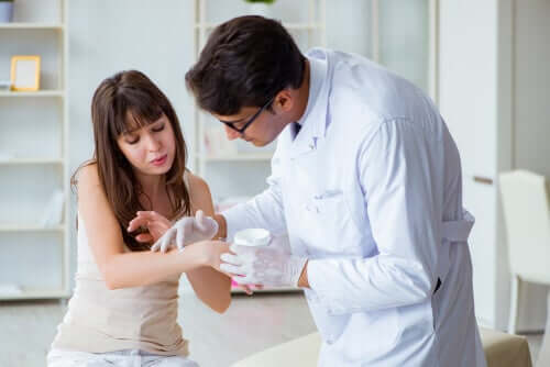 Wysypka skórna: objawy, przyczyny i leczenie