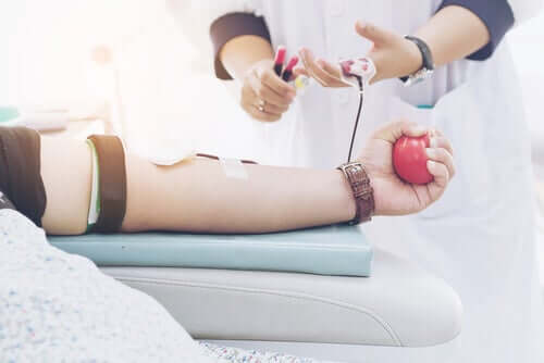 Światowy Dzień Krwiodawcy: oddawanie krwi ratuje życie