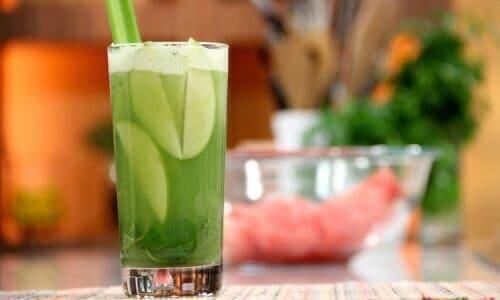 Jabłka to świetna baza na koktajle owocowe