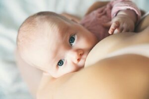 4 sytuacje, w których należy unikać karmienia piersią