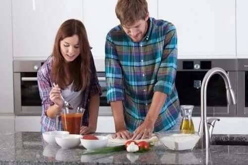 Przygotowywanie pizzy