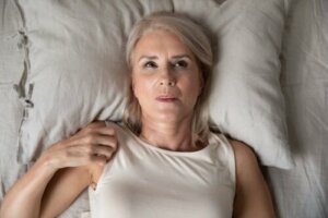 Nocny niepokój: przyczyny i klucze do przezwyciężenia go