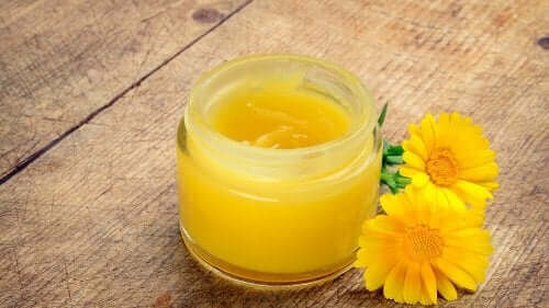 Maść z arniki na kręcz szyi