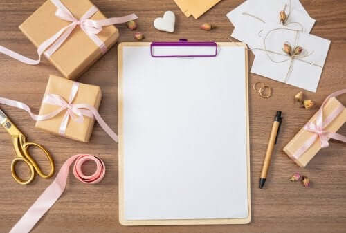 Lista gości na wesele: szkic na brudno pozwoli wstępnie oszacować liczbę gości.