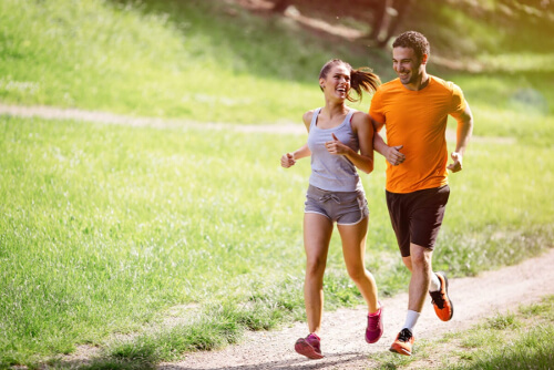 Para uprawia jogging