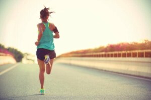 Sutek biegacza: dlaczego się pojawia i jak mu zapobiegać