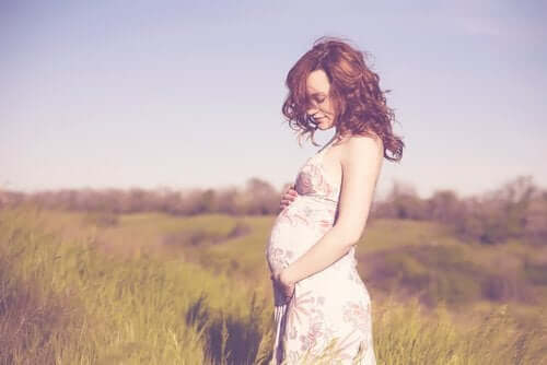 Czy wiesz, jak radzić sobie w ciąży latem?