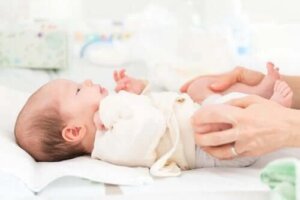 Wrodzone zwichnięcie stawu biodrowego u niemowląt