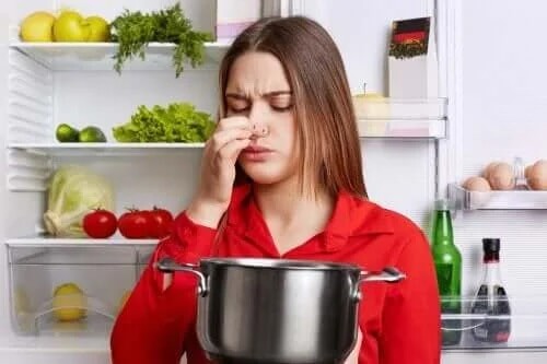 Jak usunąć zapach ryb z kuchni – 5 sztuczek