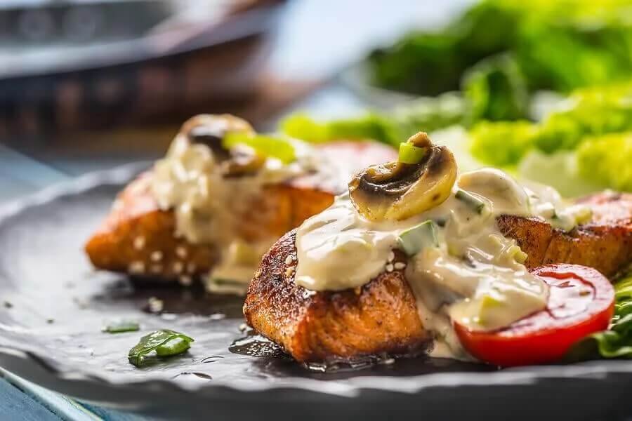 Niskokaloryczne posiłki z rybą - łosoś