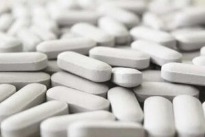 Cefuroksym: zastosowanie i skutki działania