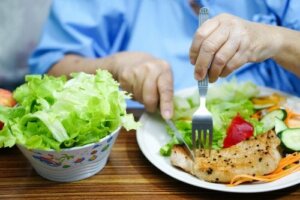 Dieta osób chorych na toczeń - co jeść, a czego unikać?
