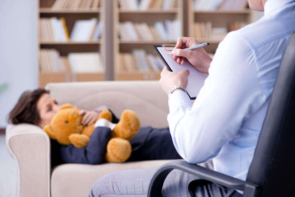 Psychoanaliza leży u podstaw psychologii. Wprawdzie jej założenia kwestionowano, ale nie ujmuje jej to znaczenia.