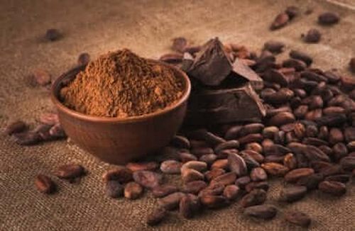 Kakao w postaci proszku i nasion