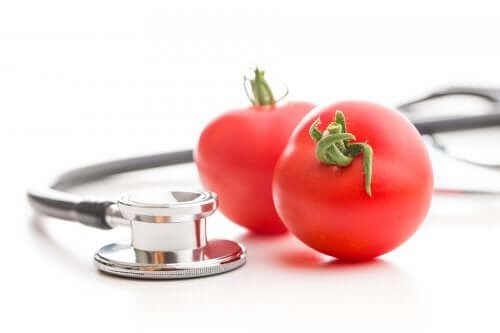Pomidory na wysokie ciśnienie – jak je spożywać?