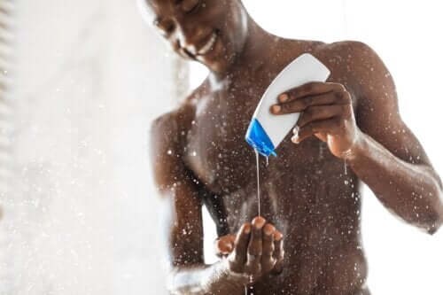 Higiena intymna mężczyzn: jak o nią dbać, aby uniknąć infekcji?