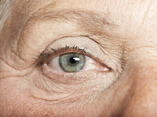 Oko starszej kobiety