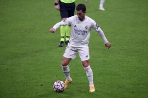 Eden Hazard uszkodził mięsień lędźwiowo-udowy. Na czym to polega?