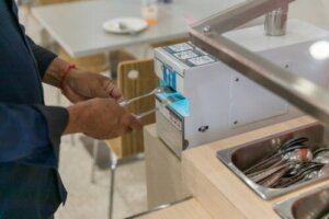 Jak sterylizować naczynia kuchenne?