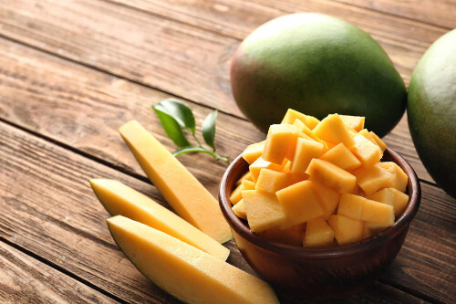 Sałatka z mango i awokado