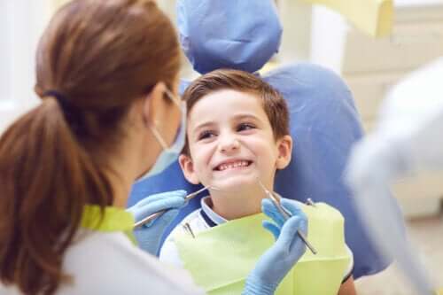 Problemy z zębami u dzieci – poznaj najważniejsze z nich