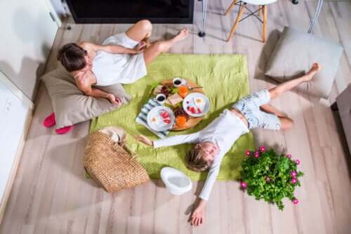 Piknik w domu - jak go urządzić i co przygotować do jedzenia?