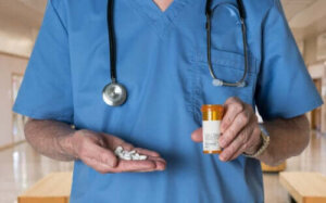 Opioidy i opiaty — wszystko, co warto na ich temat wiedzieć
