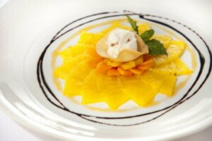 Carpaccio z ananasa z lodami: przepyszny przepis