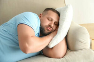 Późne chodzenie spać może zwiększać ryzyko otyłości